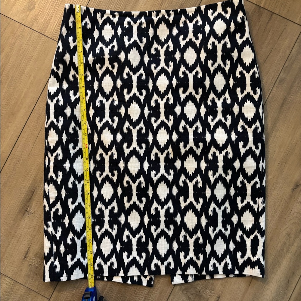 Ann Taylor Monochrome Patterned Pencil Skirt